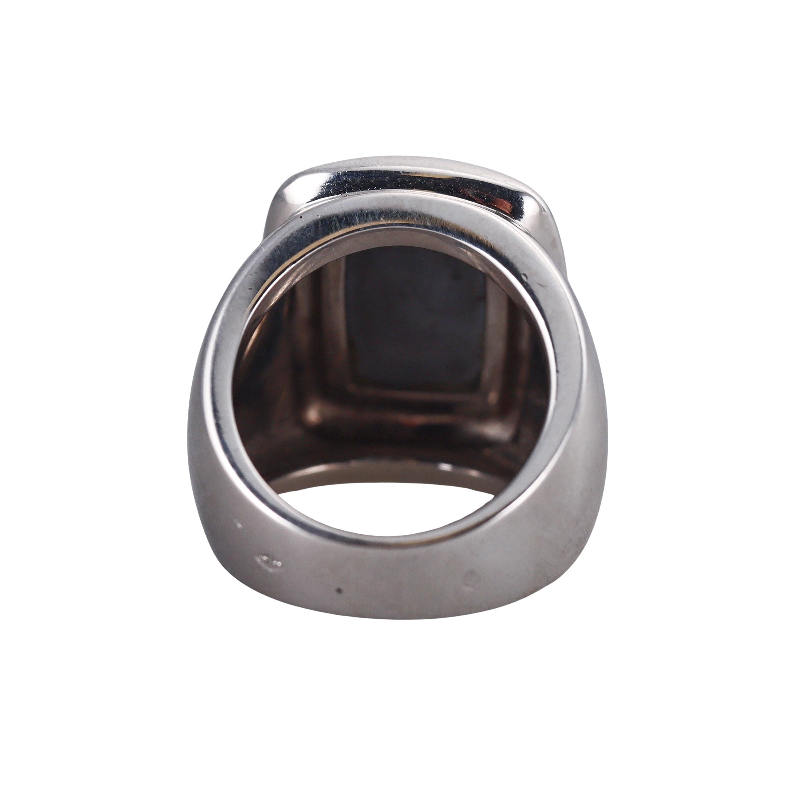 Van Cleef & Arpels Gold Mother of Pearl Ring