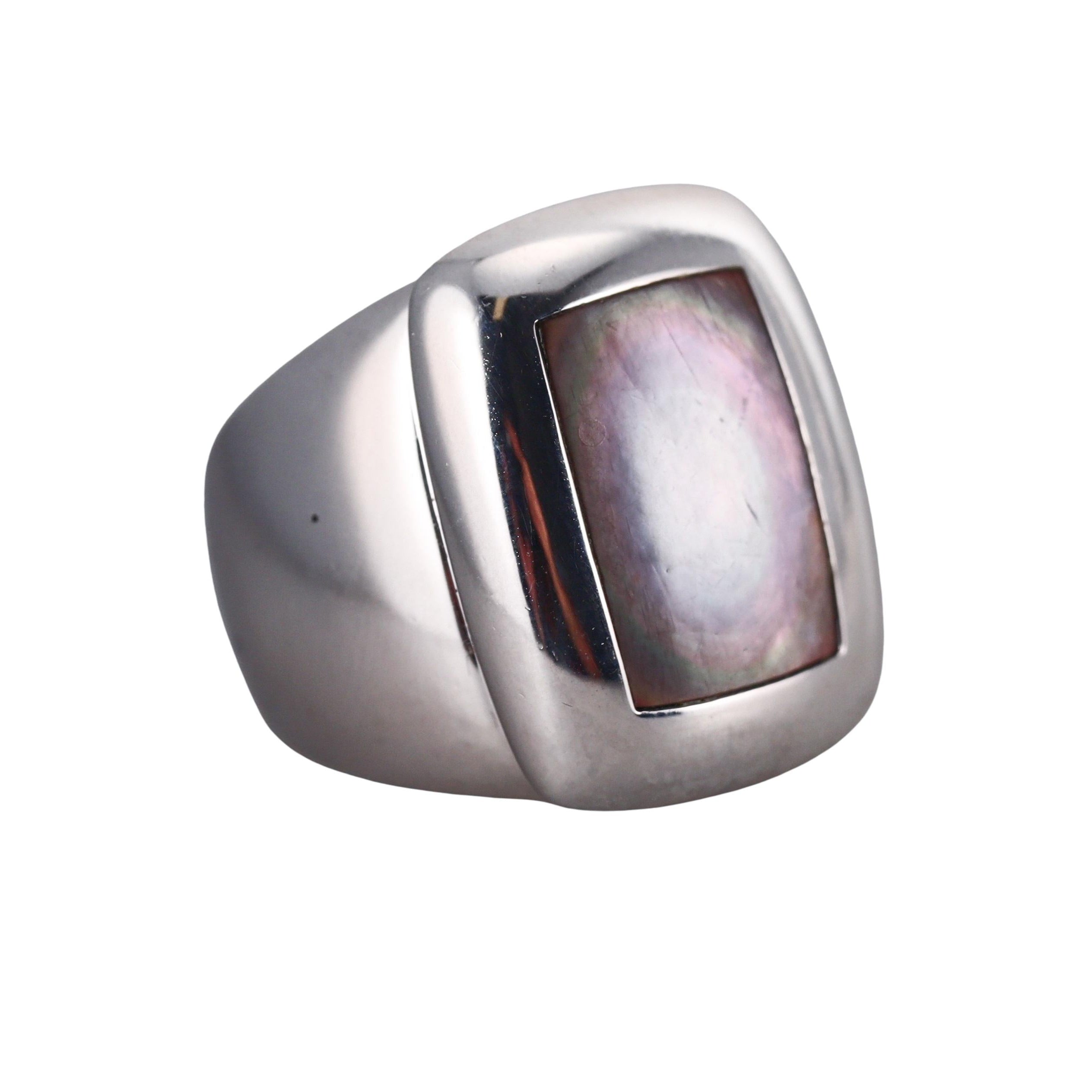 Van Cleef & Arpels Gold Mother of Pearl Ring