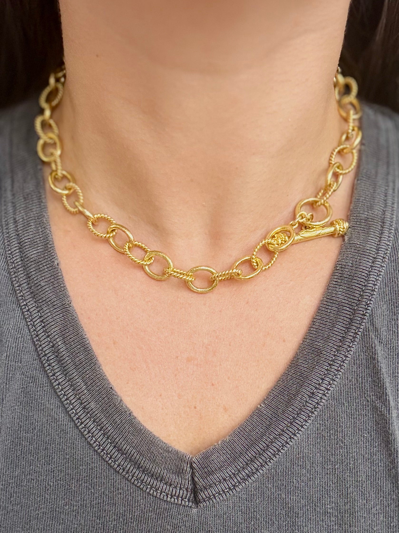 Elizabeth Locke Link Gold Toggle Necklace