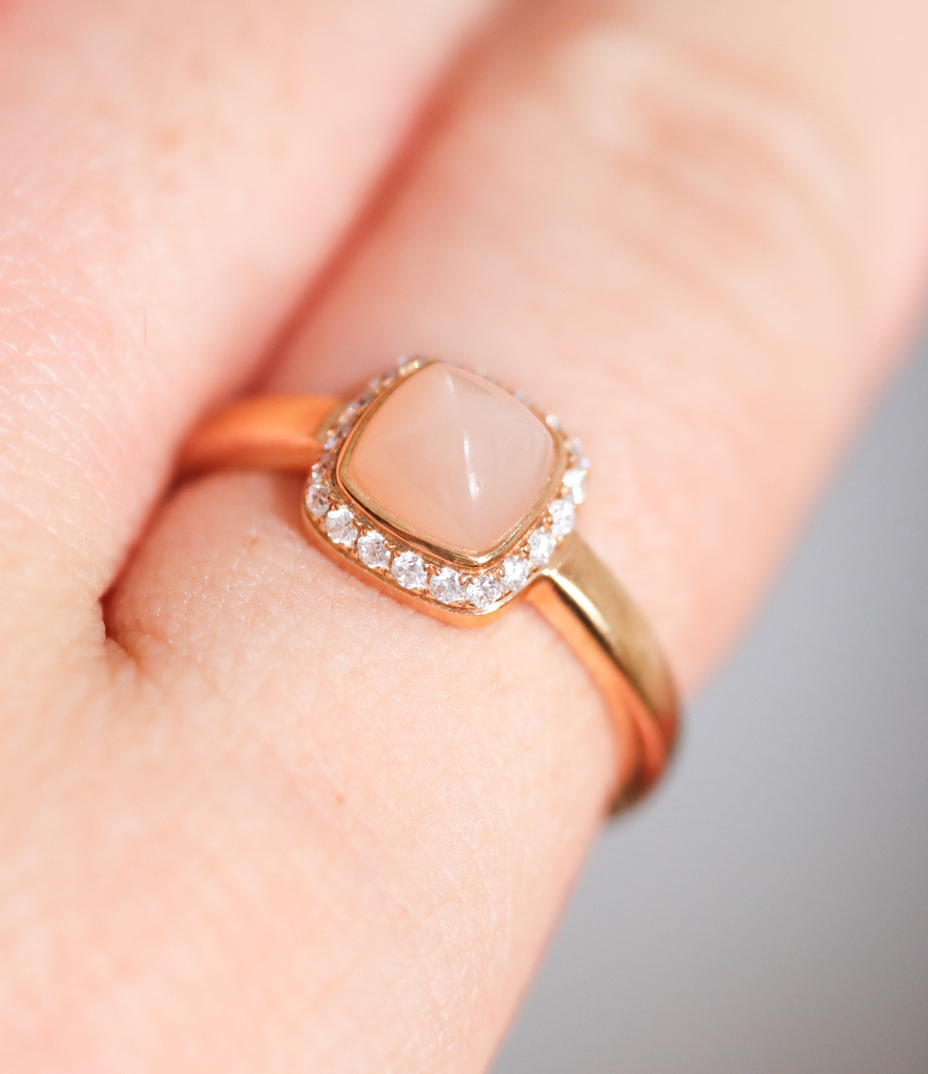 Fred Pain de Sucre Rose Gold Diamond Peach Moonstone Small Model Ring