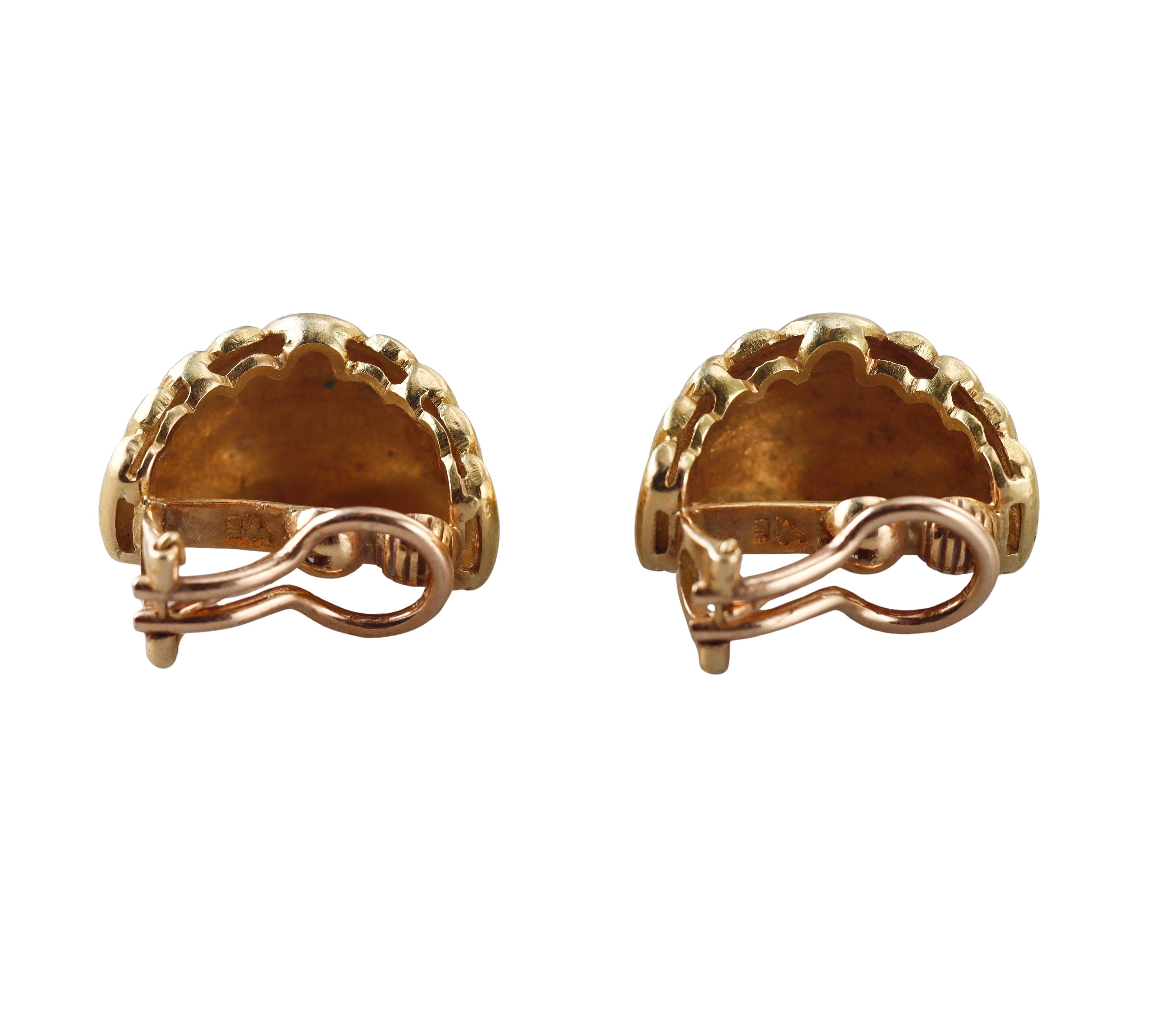 Elizabeth Locke Hammered Gold Hoop Earrings