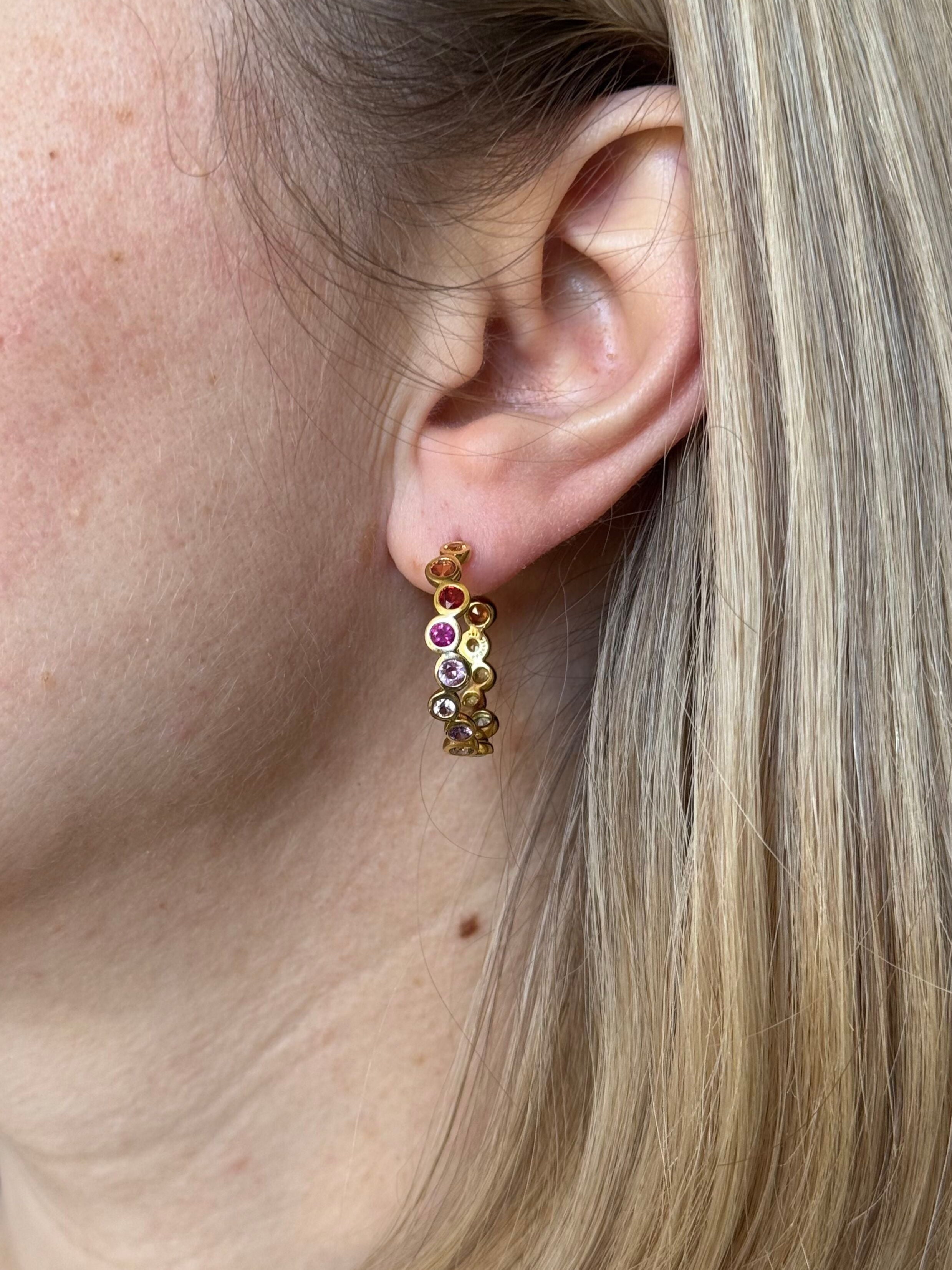 Ippolita Starlet Rainbow Sapphire Gold Medium Hoop Earrings