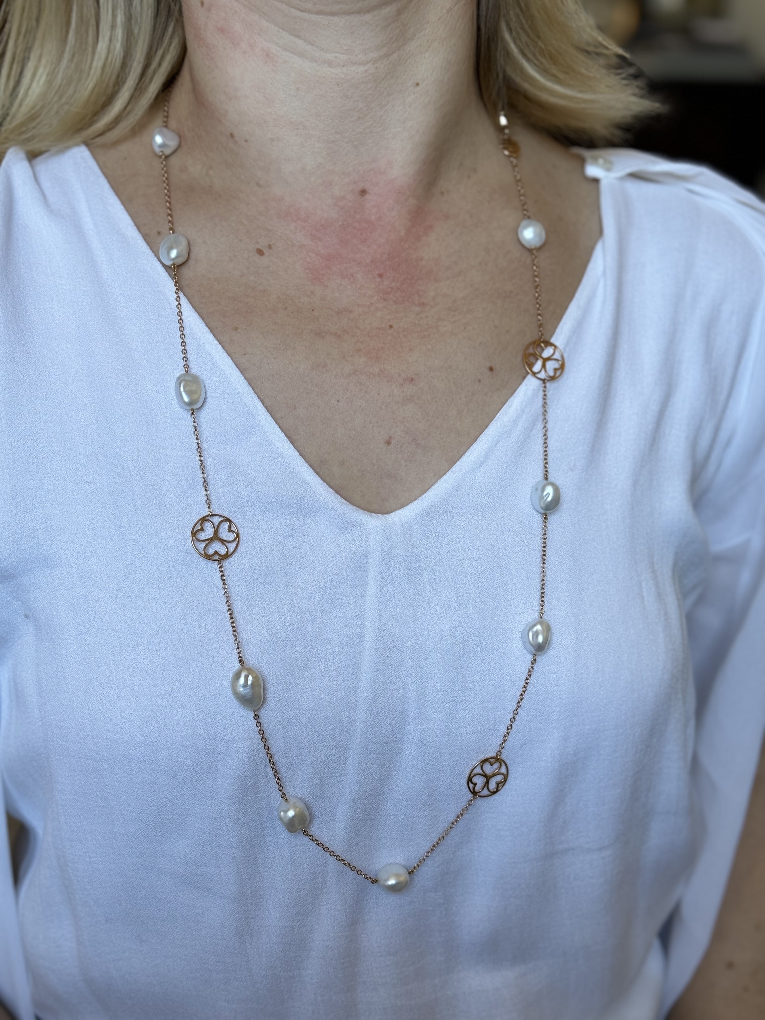 Mimi Milano Blanche Pearl Gold Station Necklace