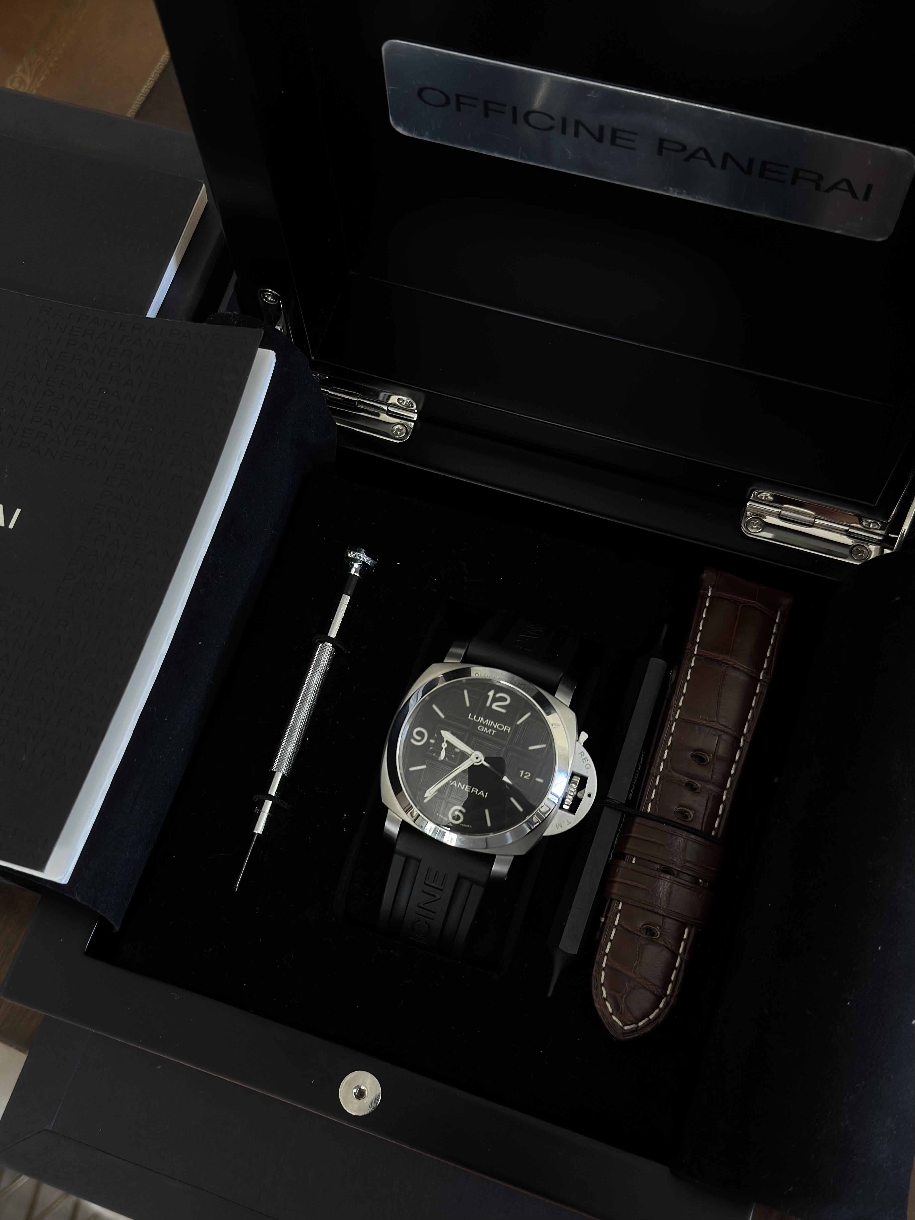 Panerai Luminor GMT 3 Days Black Dial Automatic Watch PAM00320