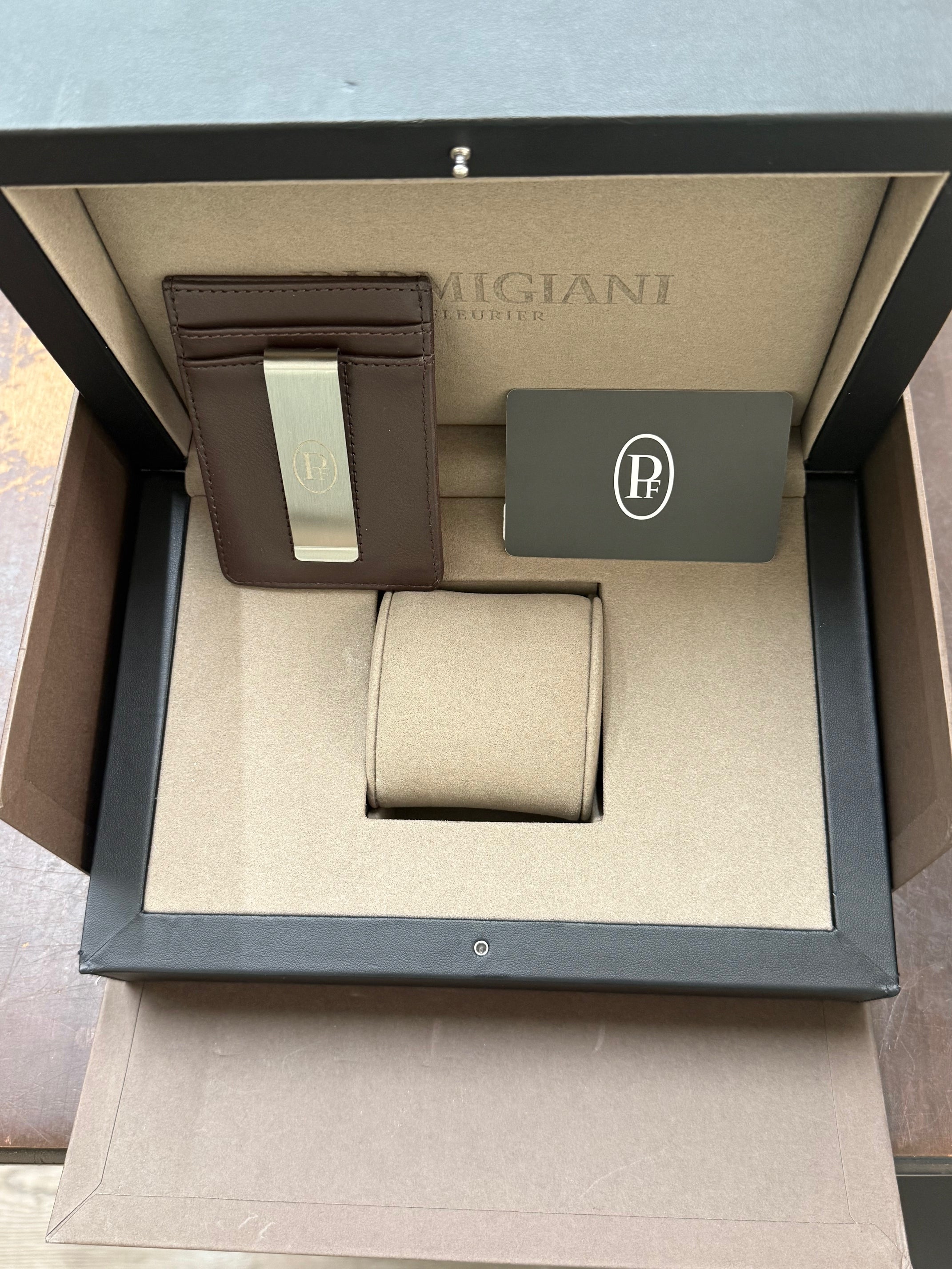 Parmigiani Fleurier Tonda Metropolitaine Selene Watch PFC283-0002500-B00002-1