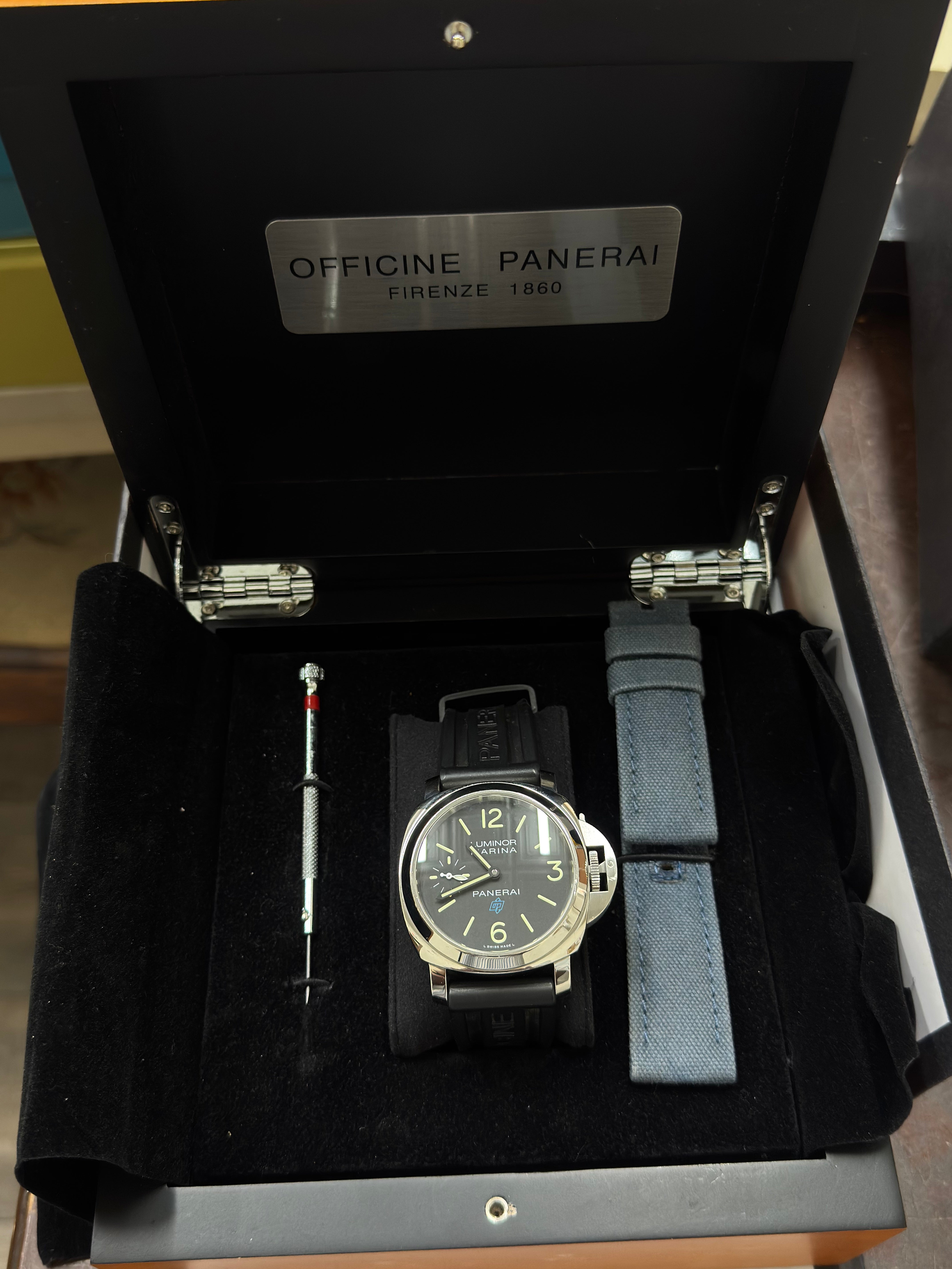 Panerai Luminor Base 44 Logo 3 Days Black Dial Steel Watch PAM00774