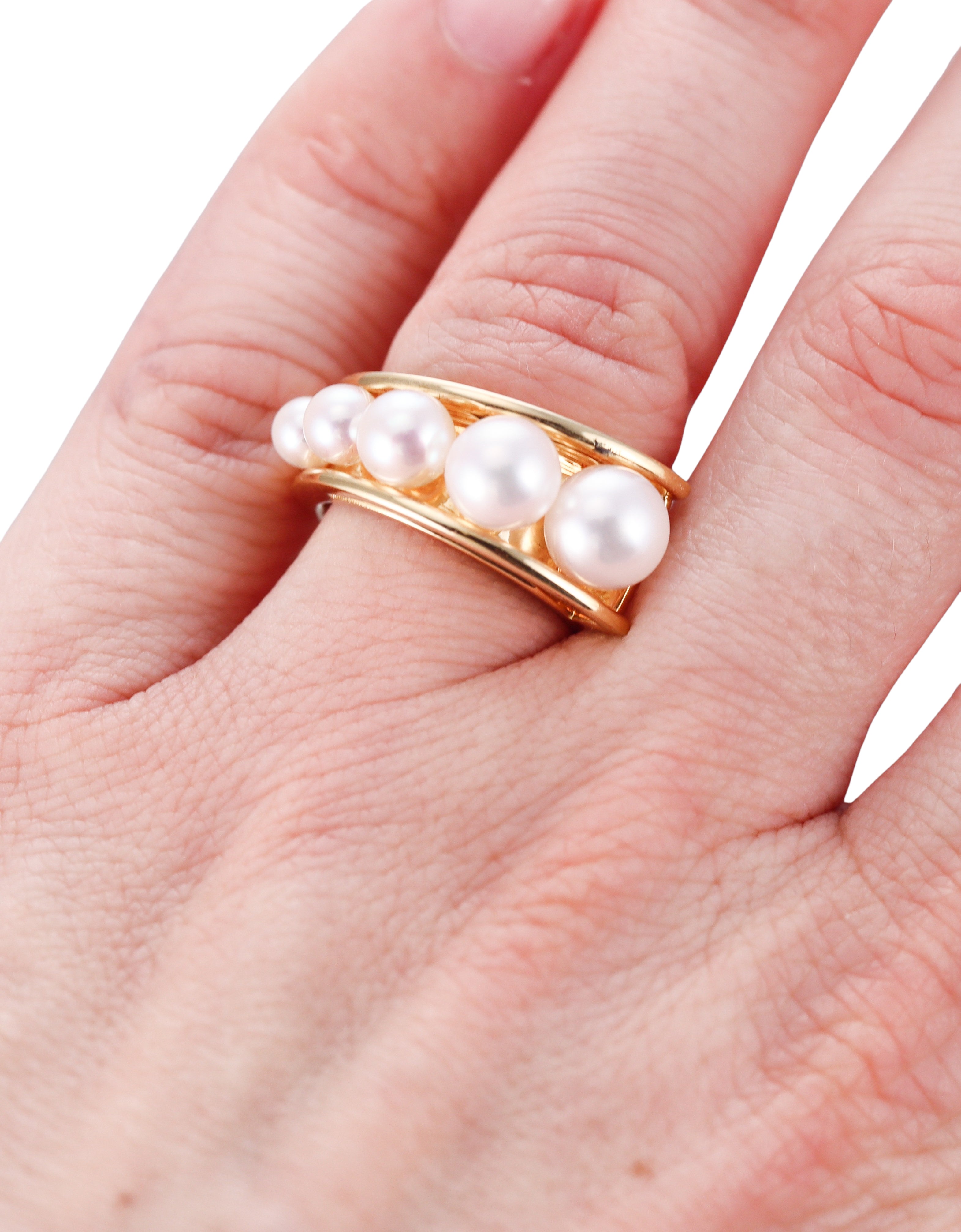 Assael Graduated Pearl Yellow Gold Ring