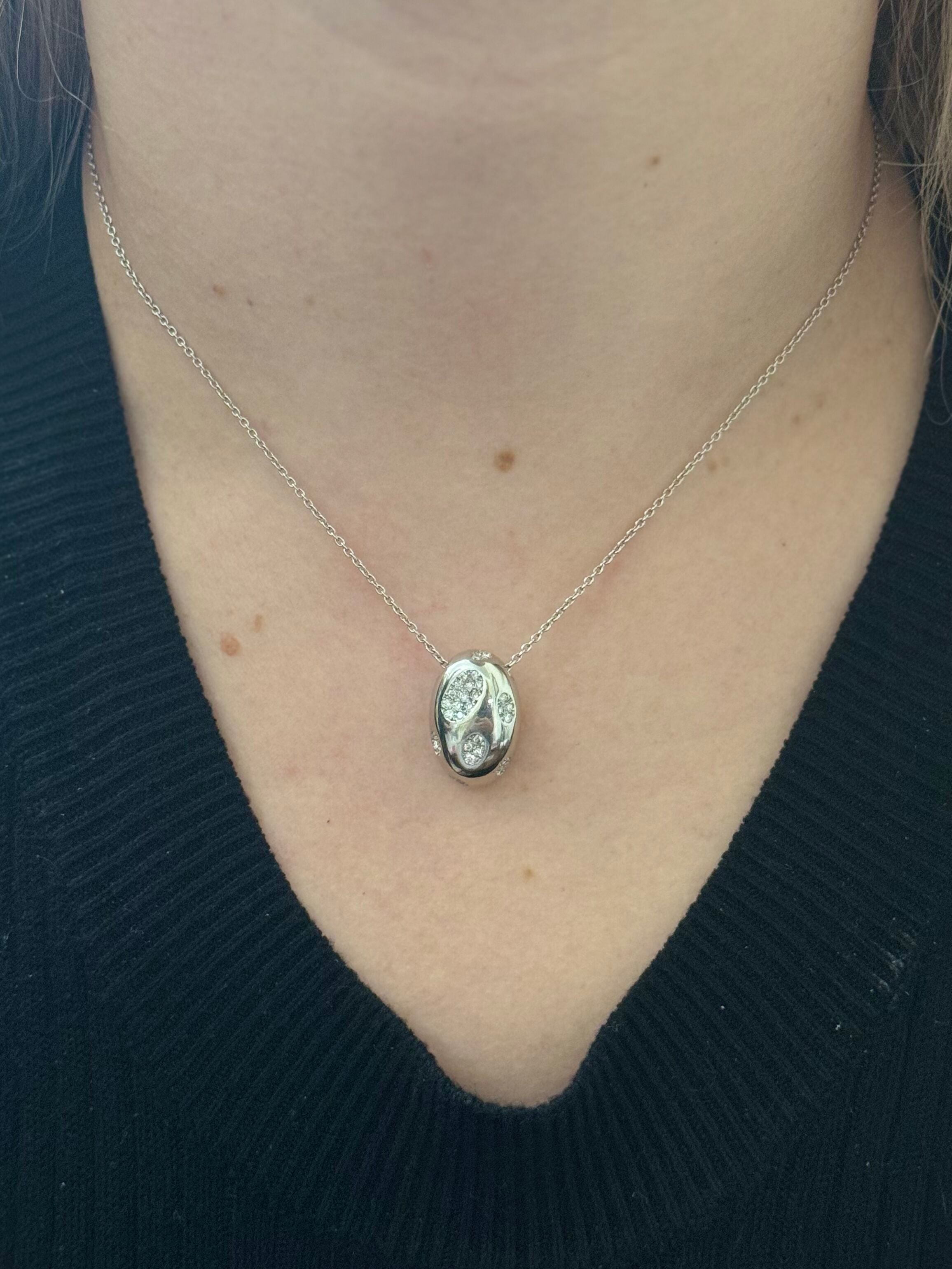 Faraone Gold Diamond Oval Pendant Necklace