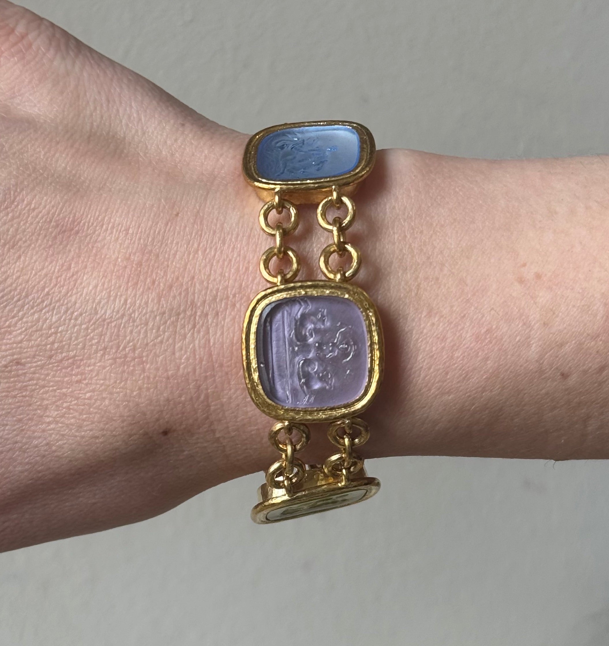 Elizabeth Locke Venetian Glass Intaglio Gold Bracelet