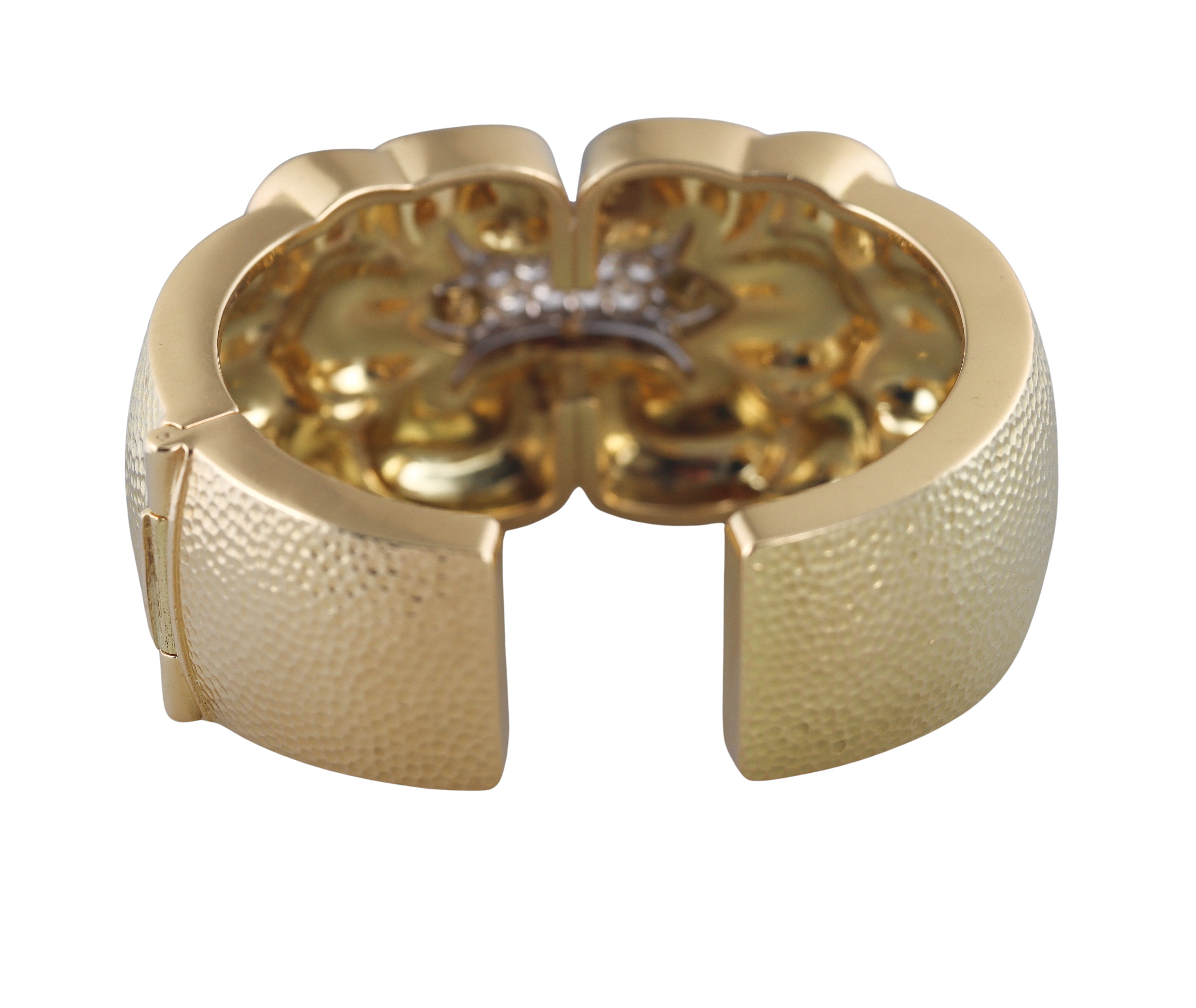 David Webb Trefoil Black Enamel Diamond Gold Platinum Cuff Bracelet