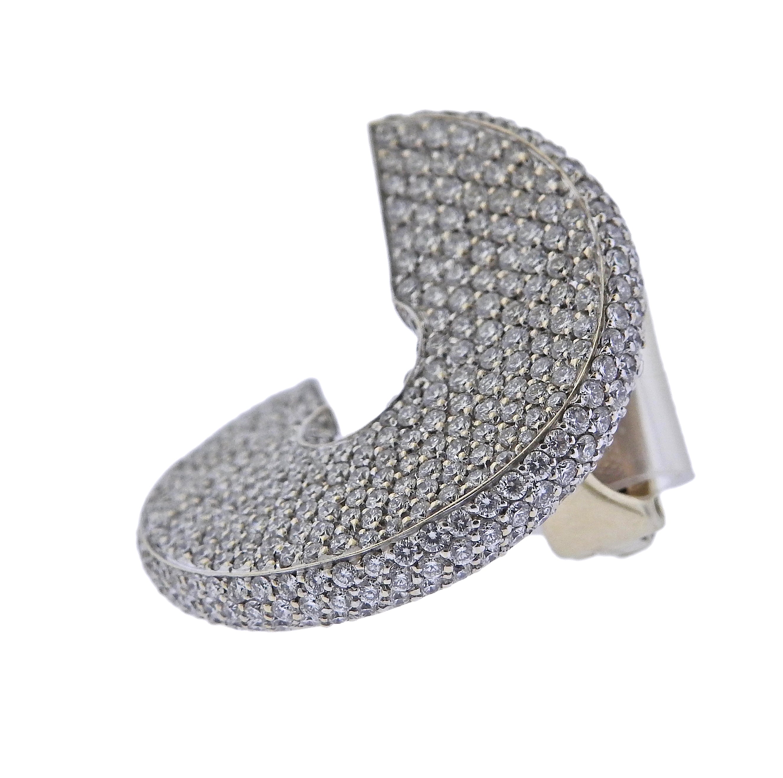 Vhernier Verso Diamond Gold Earrings