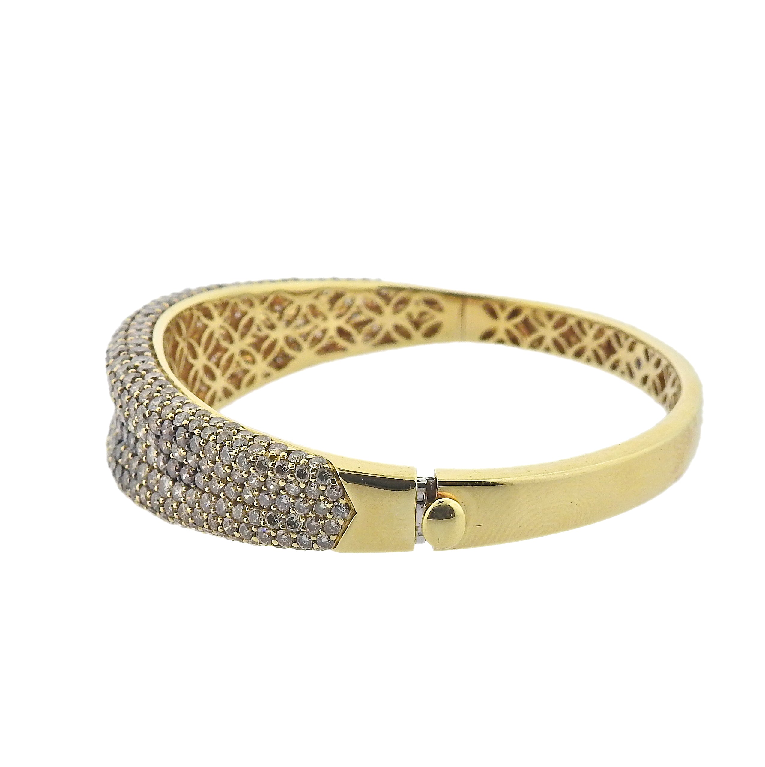 Roberto Coin Fantasia Fancy Diamond Flower Gold Bangle Bracelet