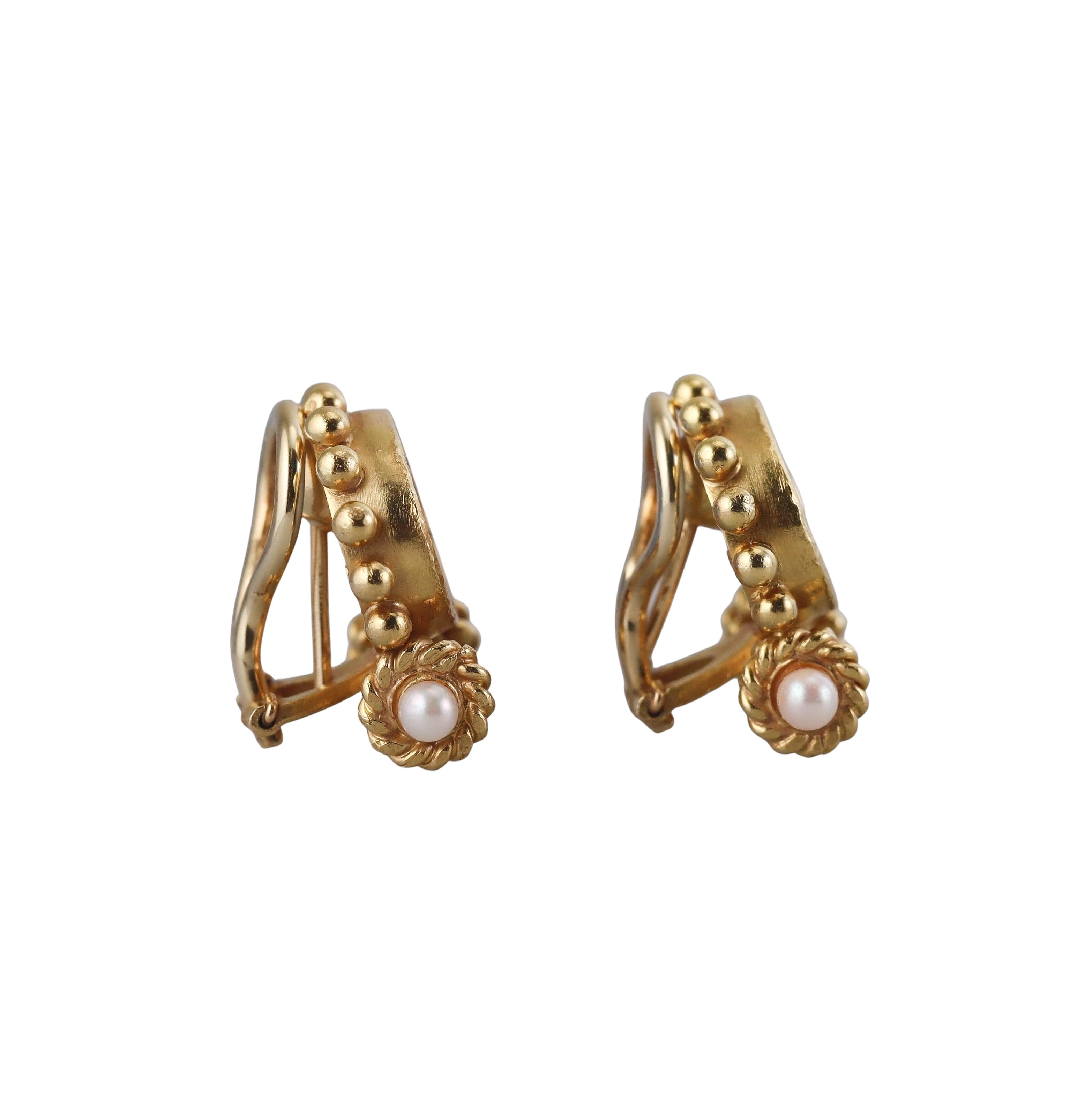 Elizabeth Locke Venetian Glass Intaglio Pegasus Pearl Gold Earrings