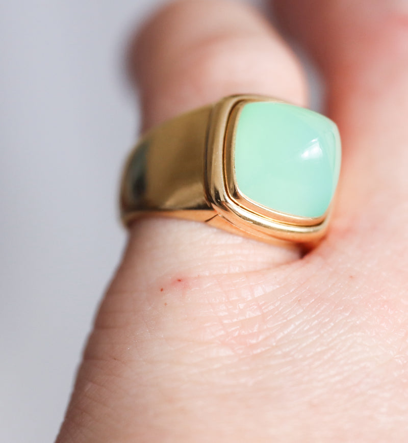 Fred Pain de Sucre Yellow Gold Chrysoprase Customizable Medium Ring