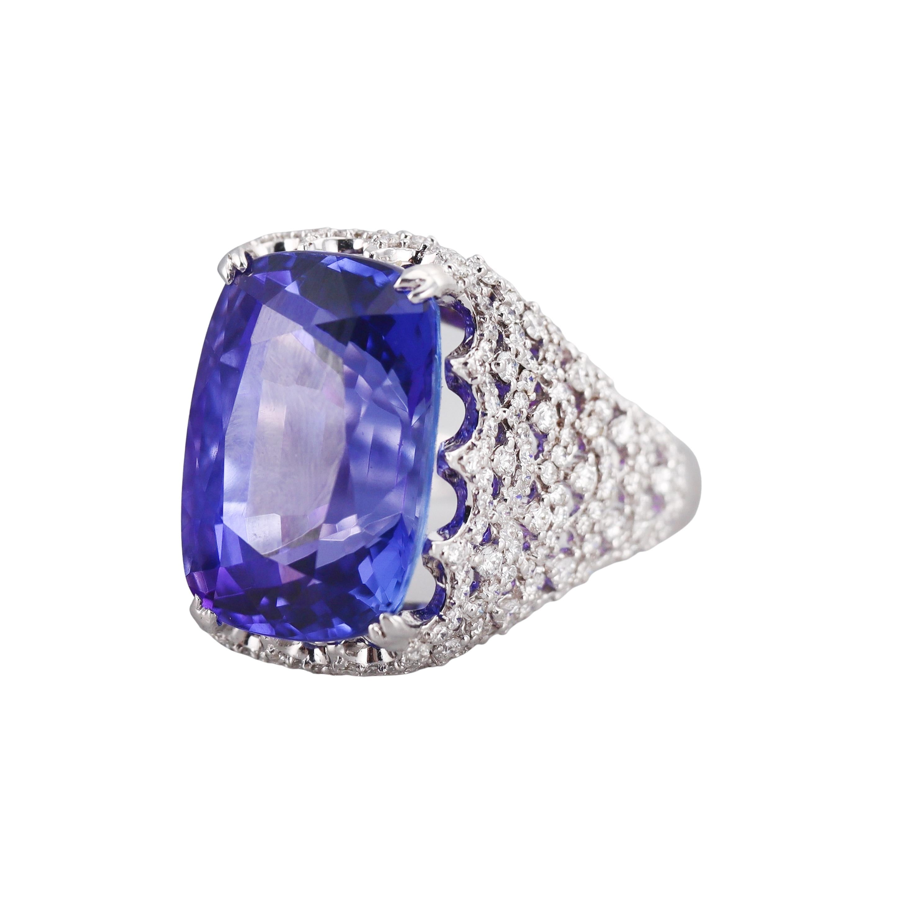 20.77ct Tanzanite Diamond Gold Ring