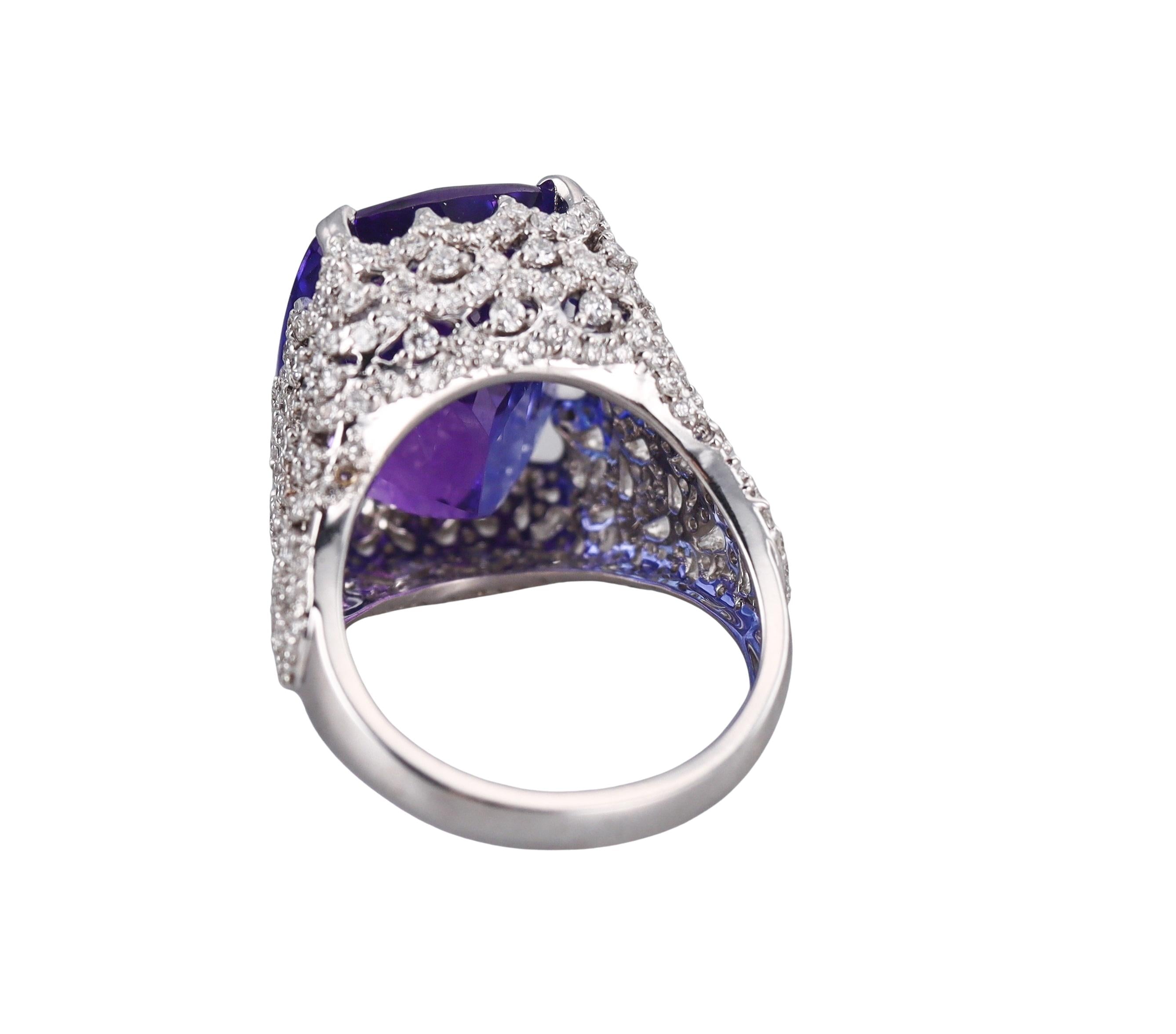 20.77ct Tanzanite Diamond Gold Ring
