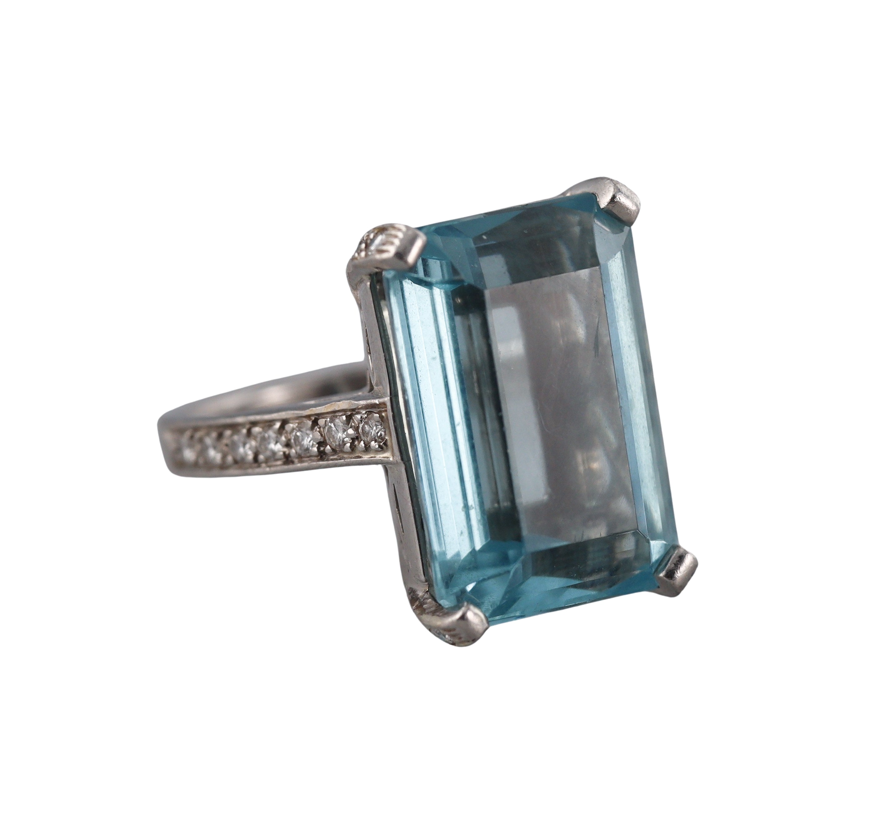 Platinum 15ct Aquamarine Diamond Ring