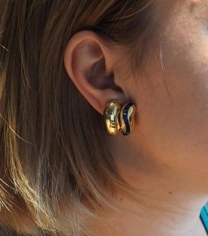 Seaman Schepps Sugarloaf Sapphire Gold Earrings