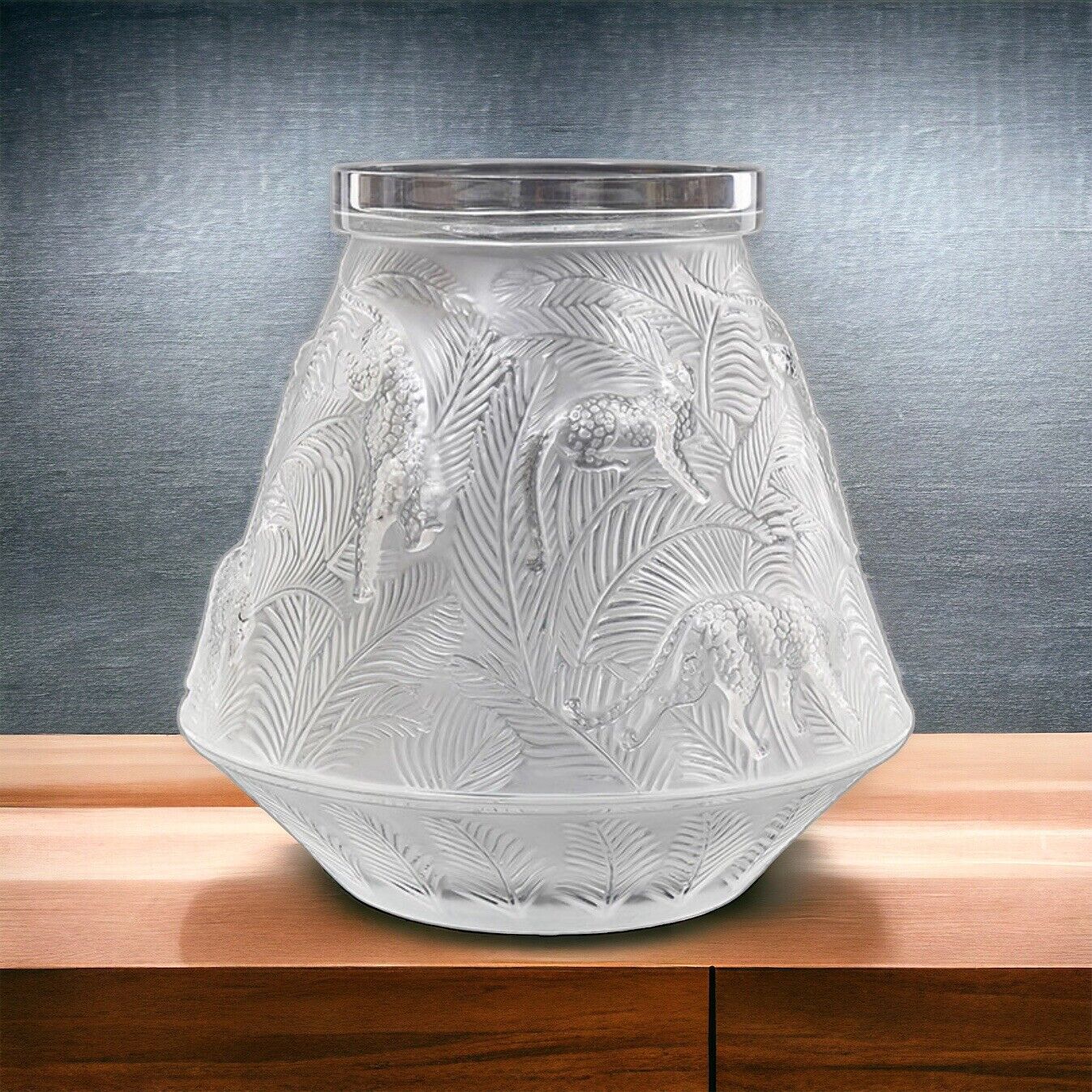 Lalique Clear and Frosted Glass Jungle Vase 1253300