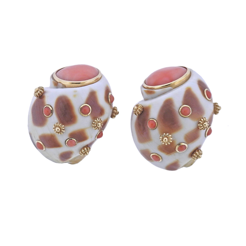 Trianon Vintage Shell Coral Gold Earrings