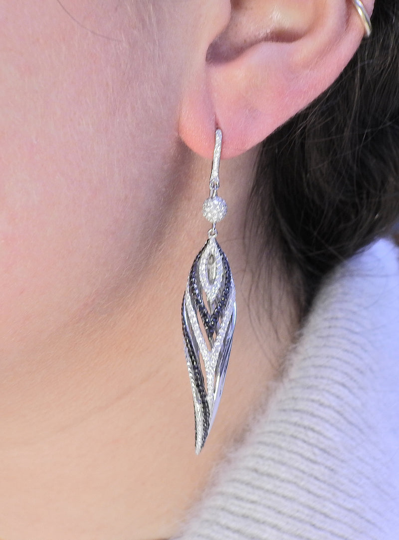 Anna Hu Gold Diamond Earrings