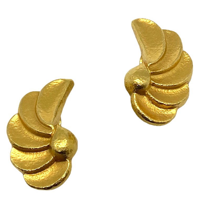 Whimsical Ilias Lalaounis Hammered 18k Gold Wings Motif Earrings
